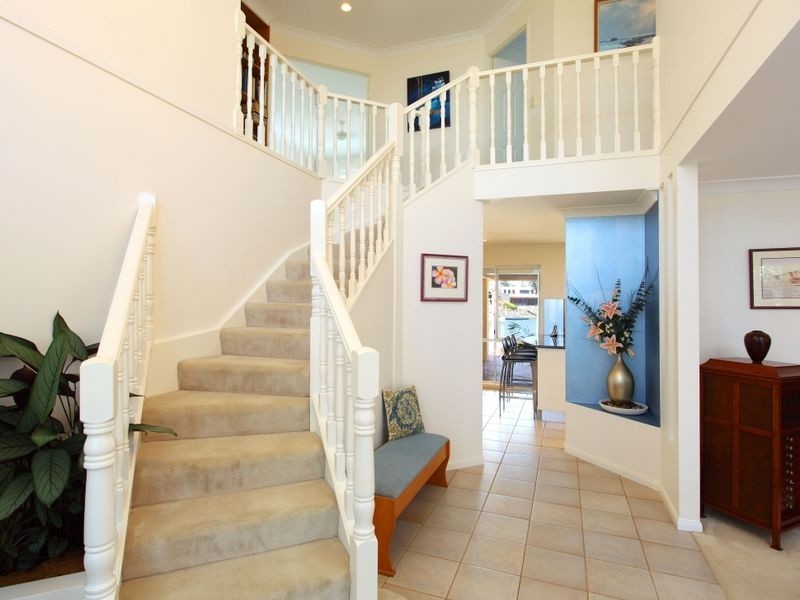 10 Martingale Court, Raby Bay QLD 4163