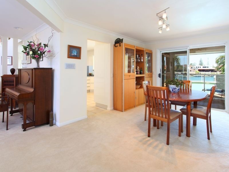 10 Martingale Court, Raby Bay QLD 4163