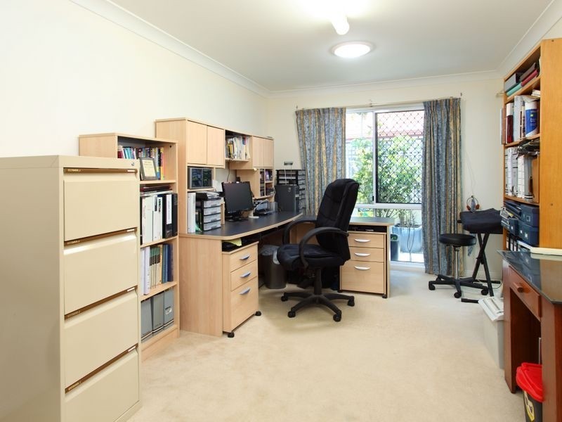 10 Martingale Court, Raby Bay QLD 4163