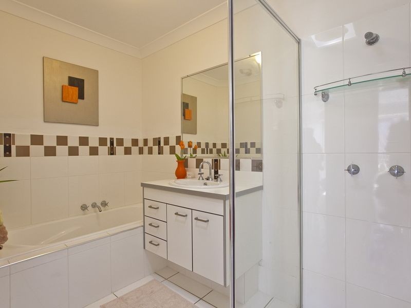 10 Whitsunday Place, Redland Bay QLD 4165