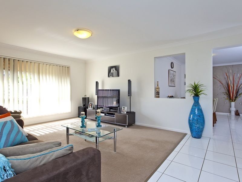 10 Whitsunday Place, Redland Bay QLD 4165