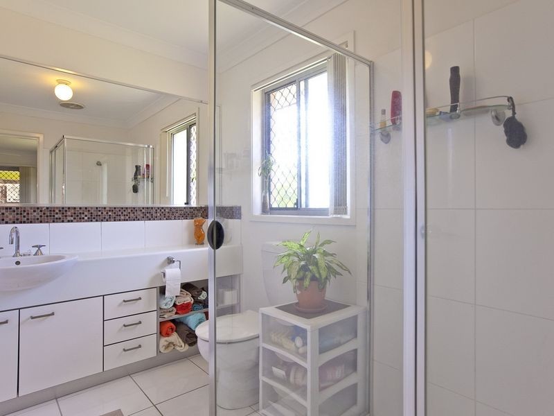 10 Whitsunday Place, Redland Bay QLD 4165