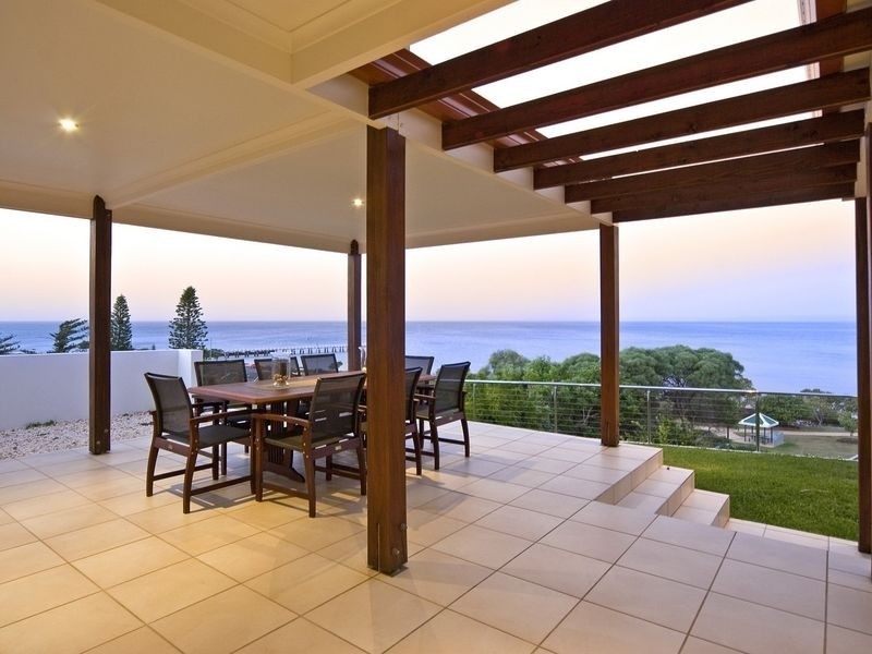 23 Main Road, Wellington Point QLD 4160