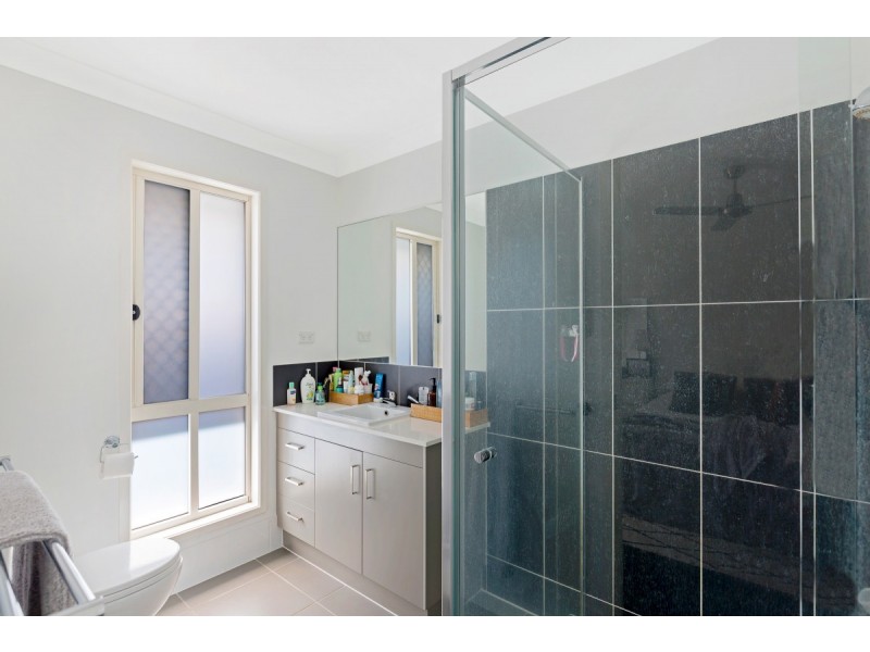 18 Seawater Street, Thornlands QLD 4164