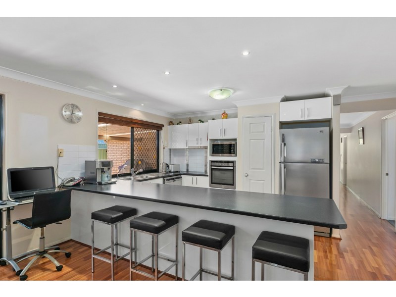 28 Victor Street, Birkdale QLD 4159