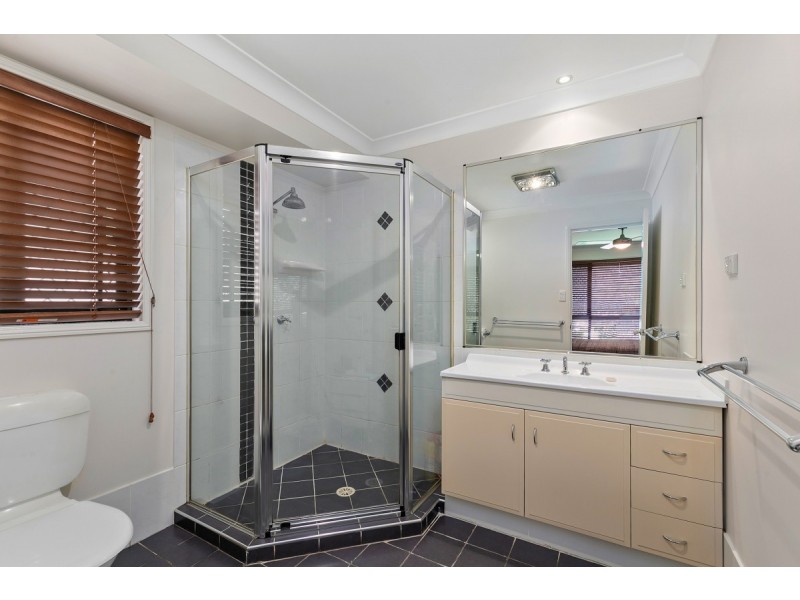 28 Victor Street, Birkdale QLD 4159