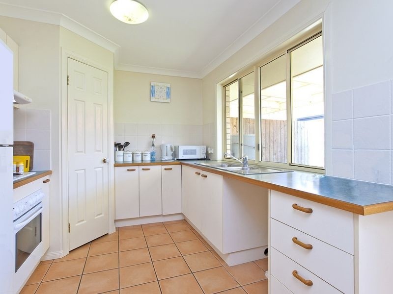 1/2 Walnut Court, Birkdale QLD 4159