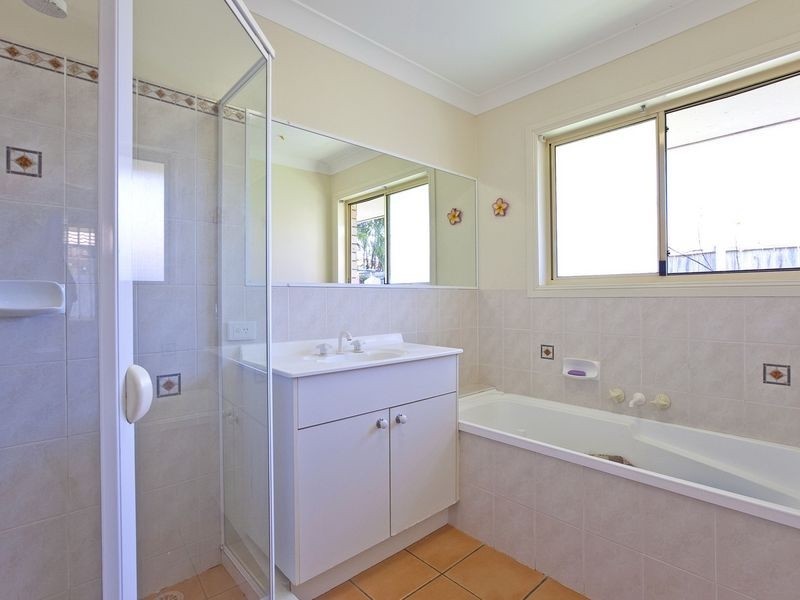 1/2 Walnut Court, Birkdale QLD 4159