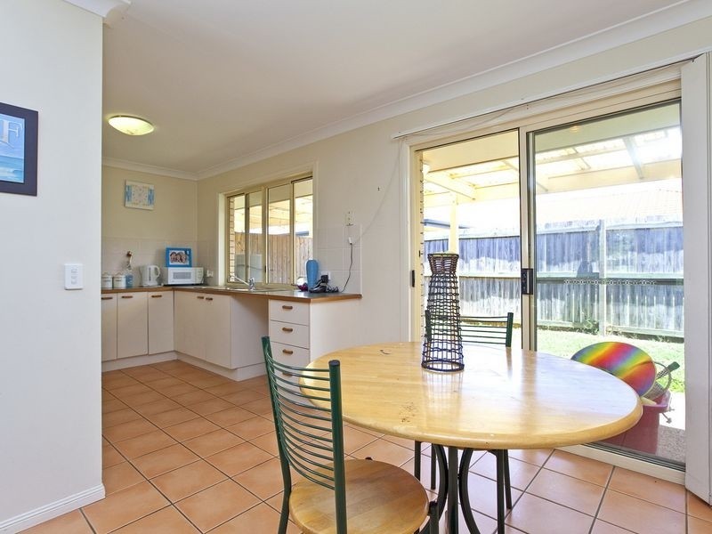 1/2 Walnut Court, Birkdale QLD 4159