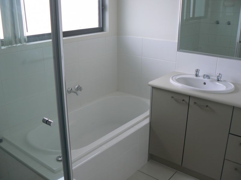 7 Lizard Place, Redland Bay QLD 4165