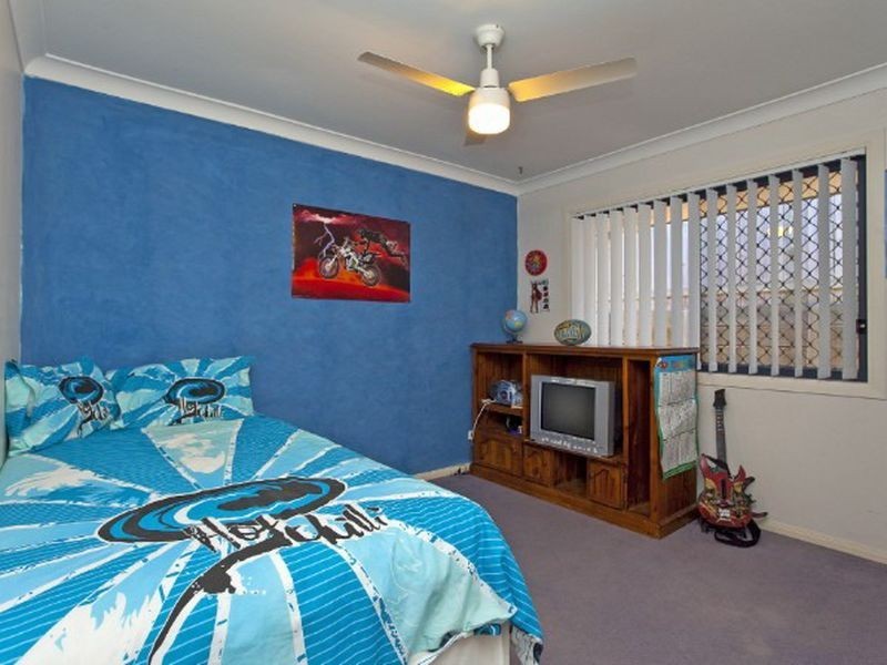 40 Lowe Circuit, Redland Bay QLD 4165