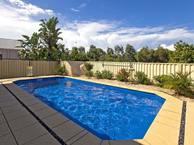 40 Lowe Circuit, Redland Bay QLD 4165