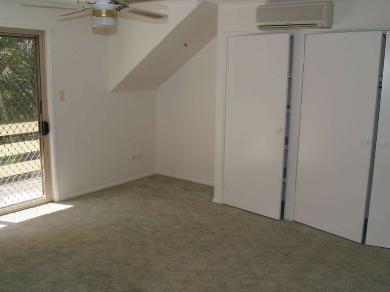 12 Shirley Street, Coochiemudlo Island QLD 4184