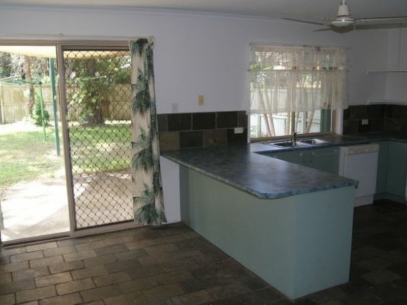 12 Shirley Street, Coochiemudlo Island QLD 4184