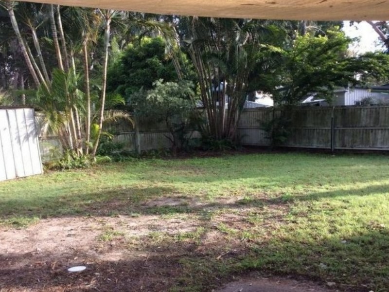 12 Shirley Street, Coochiemudlo Island QLD 4184