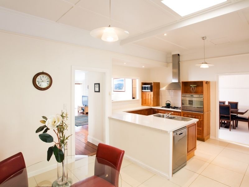 25 Waterloo Esplanade, Wynnum QLD 4178