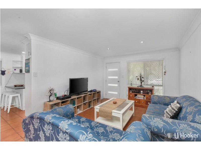 4 Christopher Street, Redland Bay QLD 4165