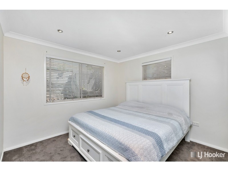 4 Christopher Street, Redland Bay QLD 4165