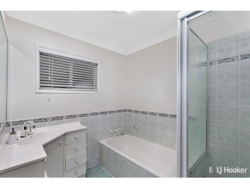 4 Christopher Street, Redland Bay QLD 4165