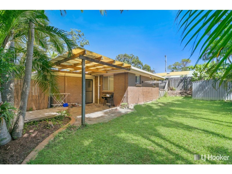 4 Christopher Street, Redland Bay QLD 4165