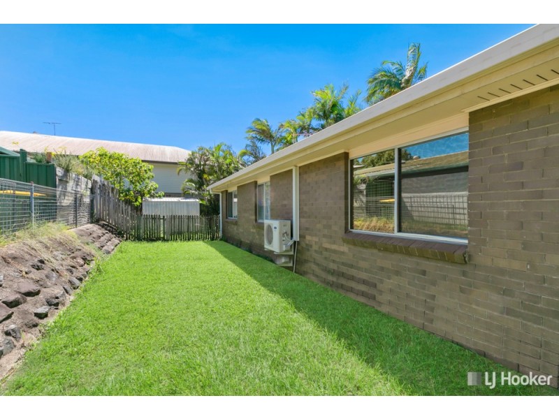 4 Christopher Street, Redland Bay QLD 4165