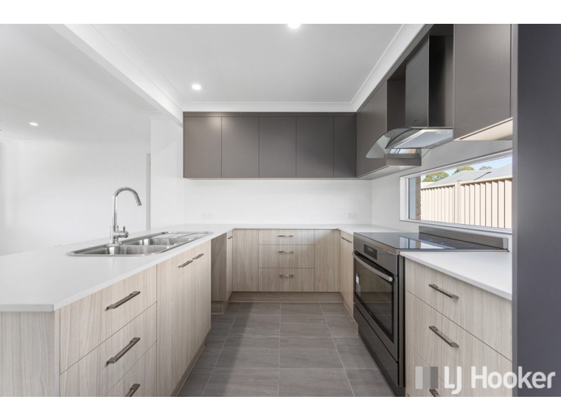 2 Caleb Court, Redland Bay QLD 4165