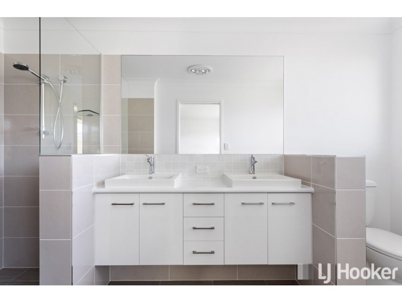 2 Caleb Court, Redland Bay QLD 4165