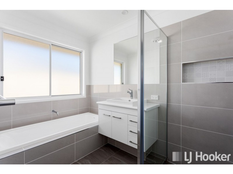 2 Caleb Court, Redland Bay QLD 4165
