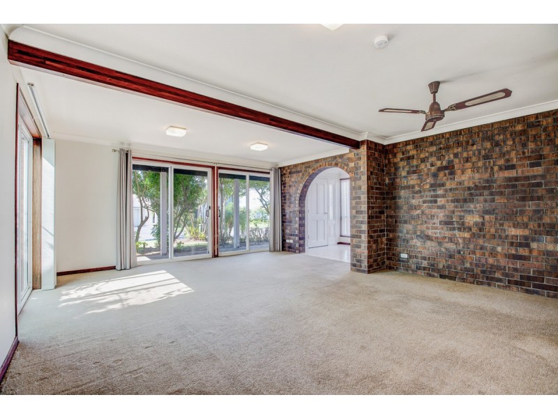 4 Beach Court, Victoria Point QLD 4165