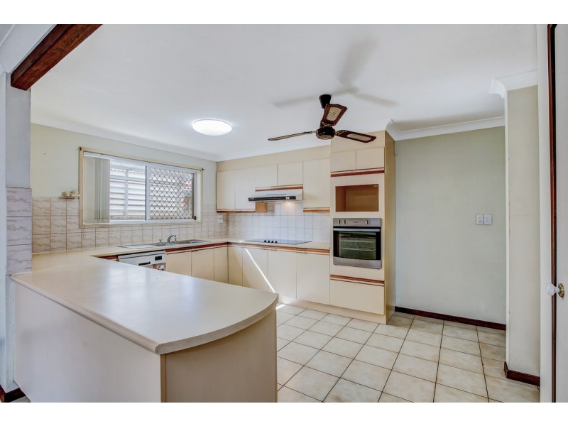 4 Beach Court, Victoria Point QLD 4165