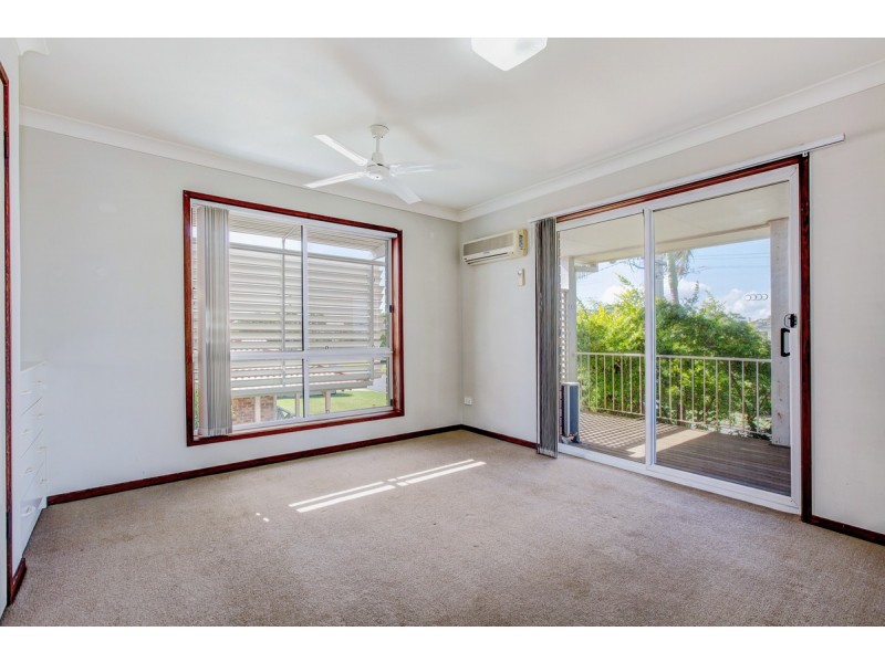 4 Beach Court, Victoria Point QLD 4165