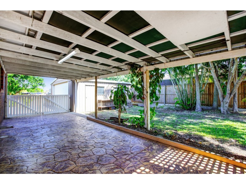 4 Beach Court, Victoria Point QLD 4165