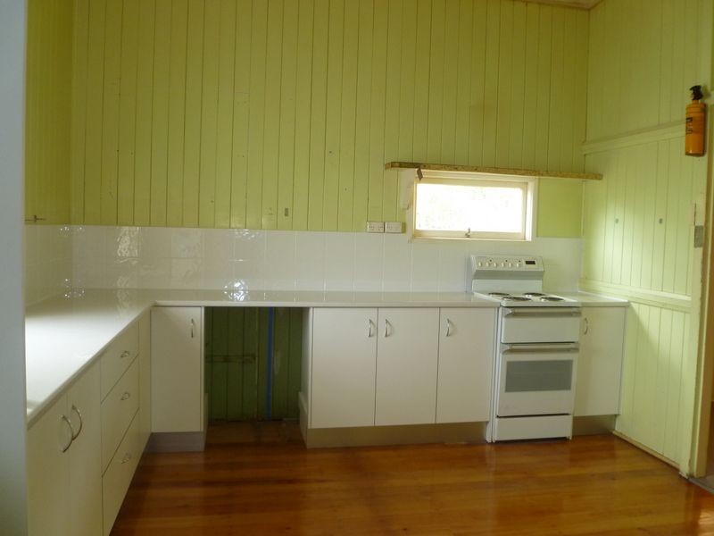 12 Station Street, Wellington Point QLD 4160