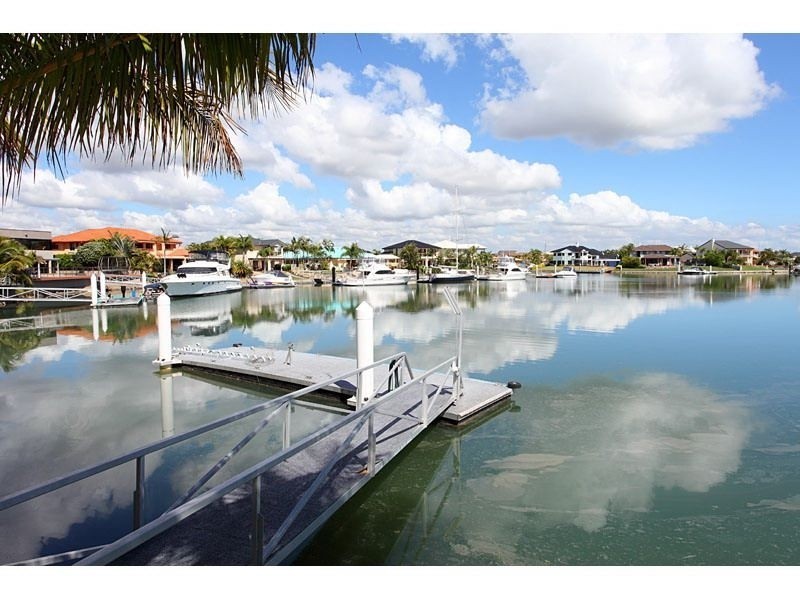 16 Sommersea Drive, Raby Bay QLD 4163