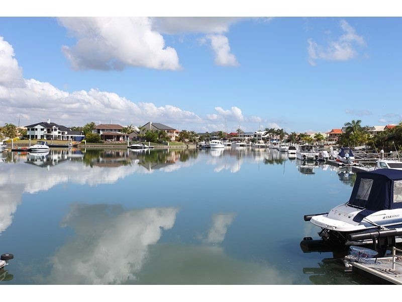 16 Sommersea Drive, Raby Bay QLD 4163