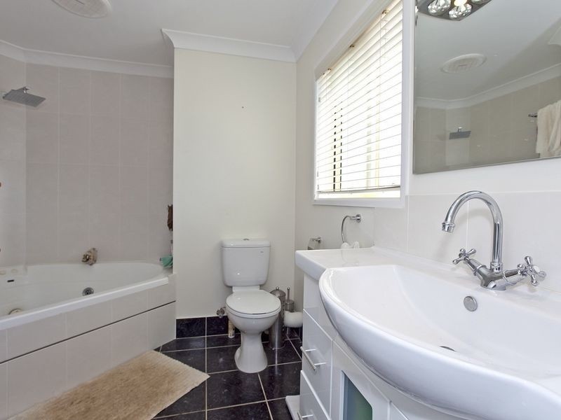 2 Bayswater Drive, Victoria Point QLD 4165