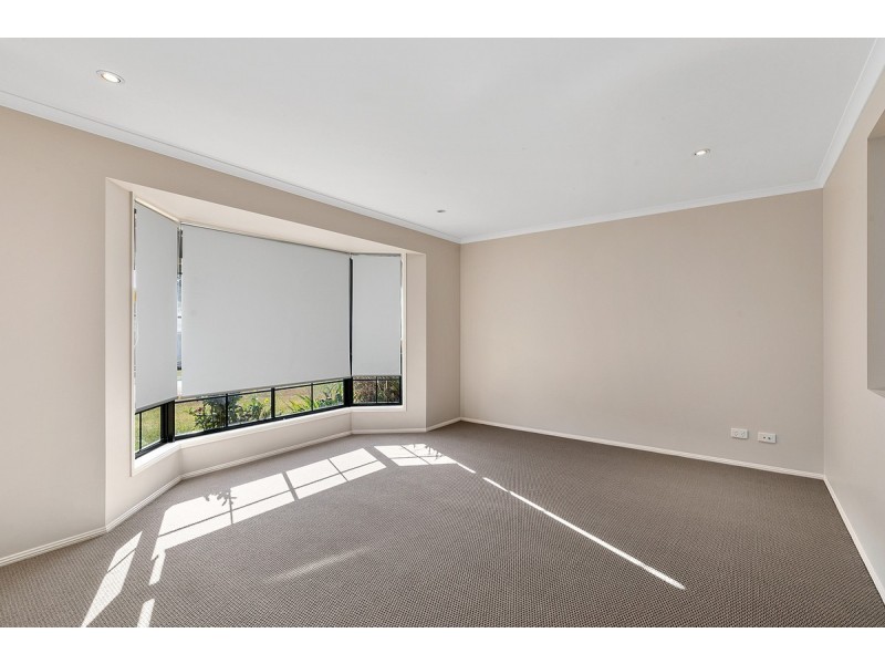 8 Veitch Close, Wellington Point QLD 4160