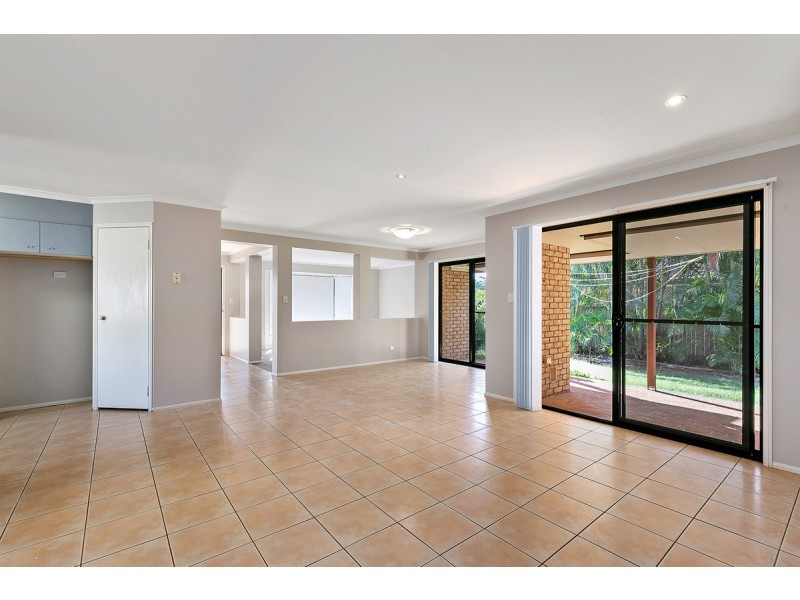 8 Veitch Close, Wellington Point QLD 4160