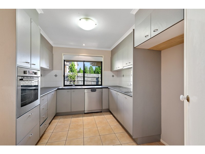 8 Veitch Close, Wellington Point QLD 4160