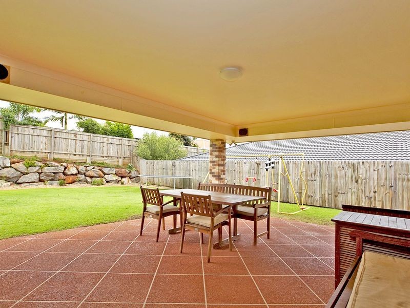 7 Dory Close, Redland Bay QLD 4165