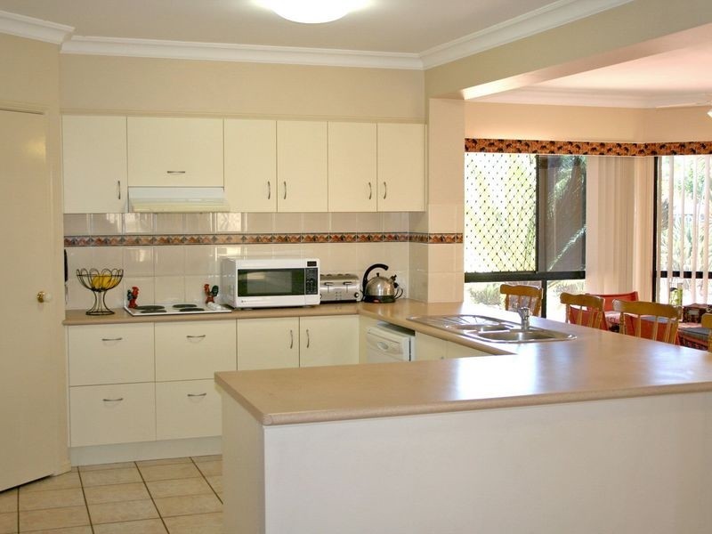 2 Palmerston Place, Victoria Point QLD 4165