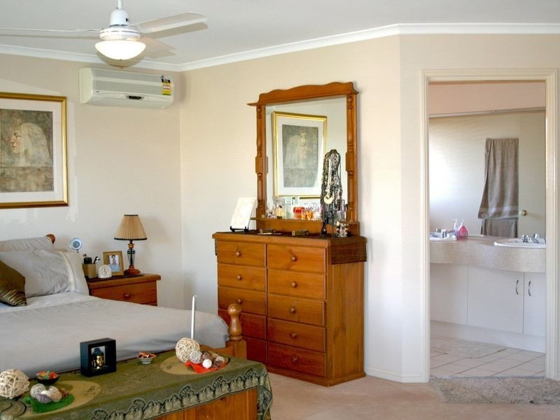 2 Palmerston Place, Victoria Point QLD 4165