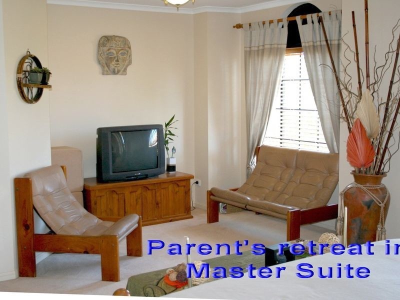 2 Palmerston Place, Victoria Point QLD 4165