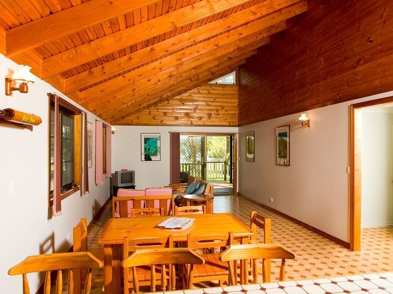 9 Attunga Street, Macleay Island QLD 4184