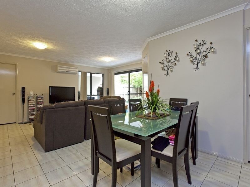 8/4-6 Omeo Street, Macgregor QLD 4109