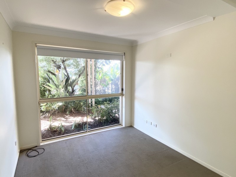17 Esplanade, Redland Bay QLD 4165
