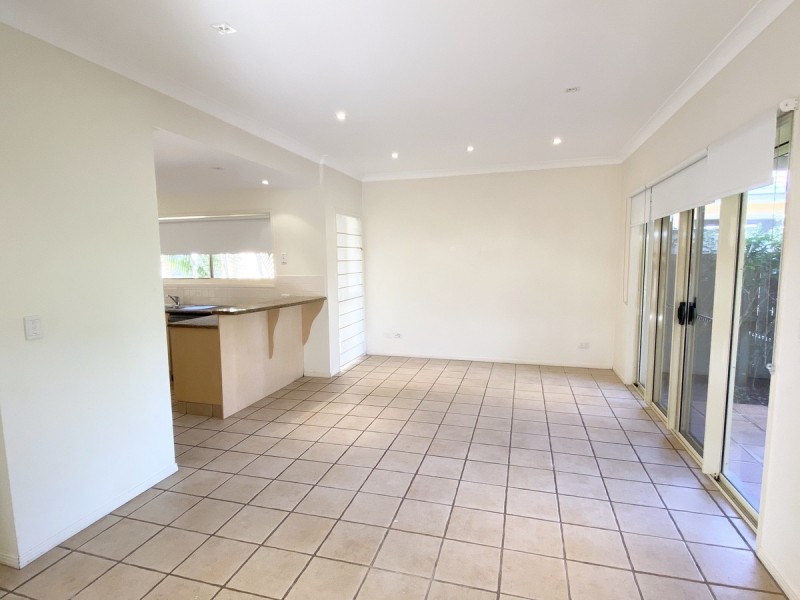 17 Esplanade, Redland Bay QLD 4165