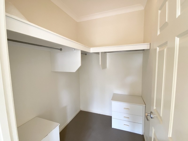 17 Esplanade, Redland Bay QLD 4165