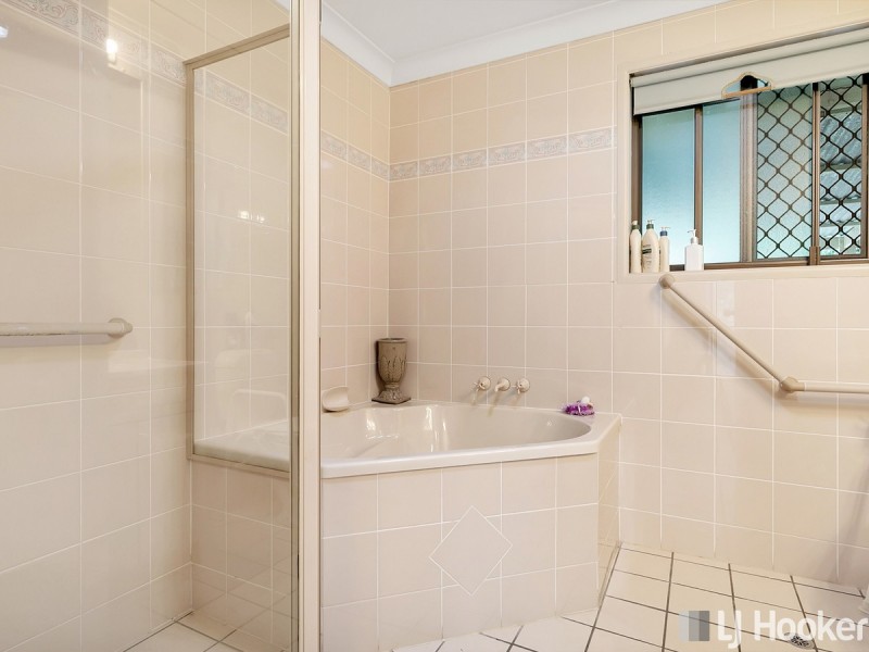 6 Penguin Street, Wellington Point QLD 4160