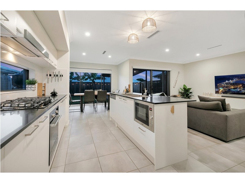 3 Colville Street, Redland Bay QLD 4165